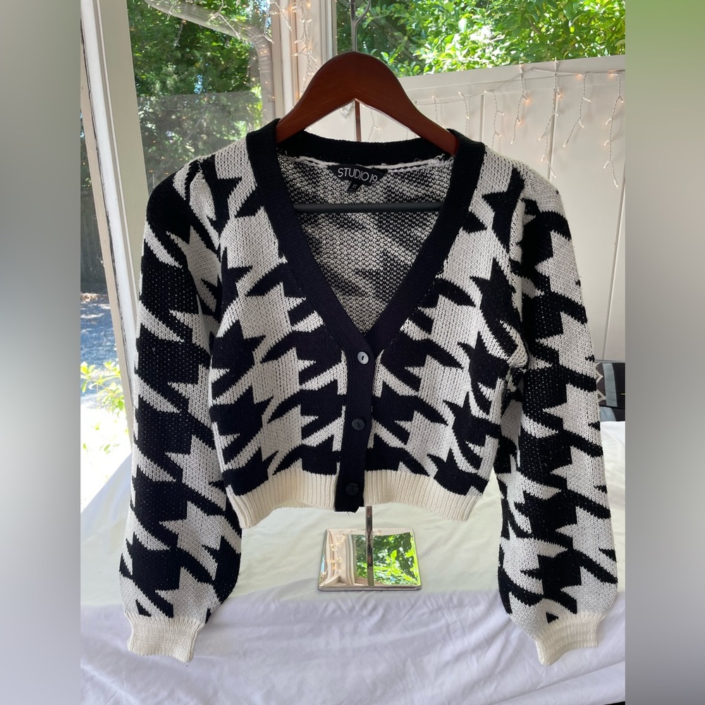 Studio 19 Sweaters | Black and White | Size: X-Small